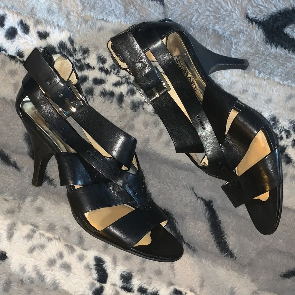 MICHAEL KORS Black Leather Heels — 7